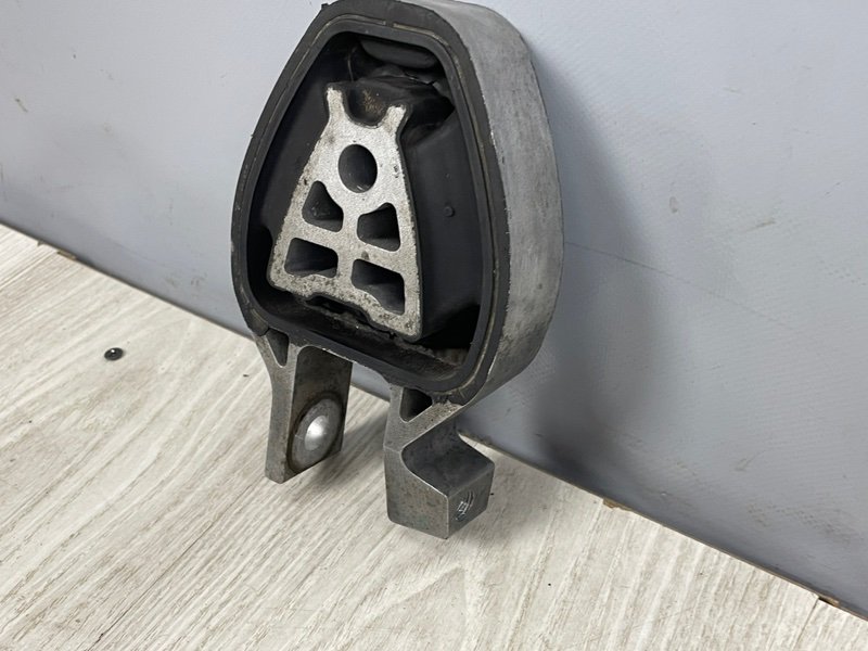 Опора двигателя, 2000 рублей, Москва