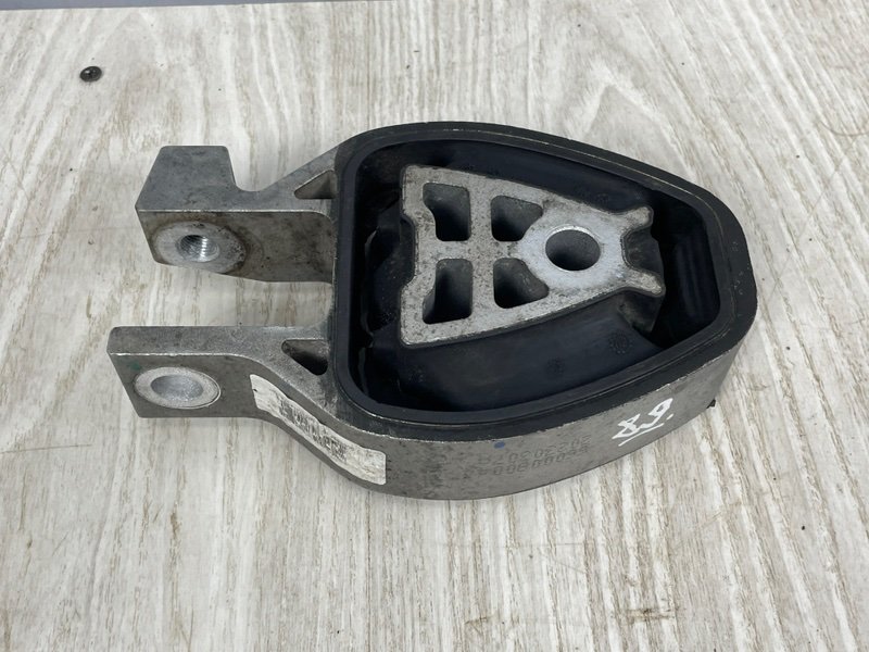 Опора двигателя, 2000 рублей, Москва