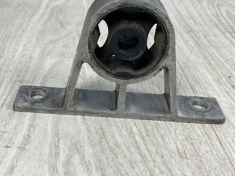 Кронштейн глушителя, 1000 рублей, Москва