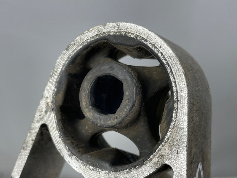 Кронштейн глушителя, 1000 рублей, Москва