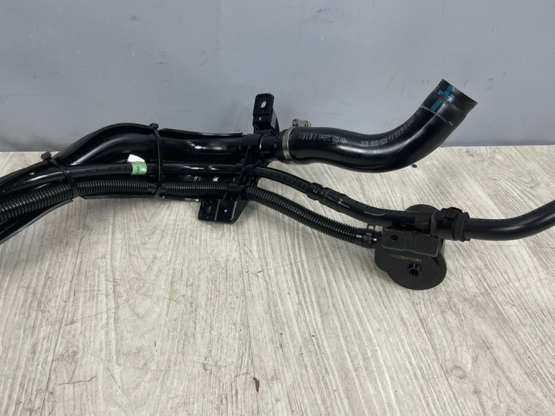 Горловина топливного бака, 2000 рублей, Москва