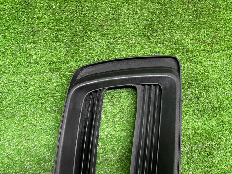 Накладка противотуманной фары, 500 рублей, Москва