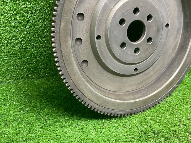 Маховик, 2000 рублей, Москва