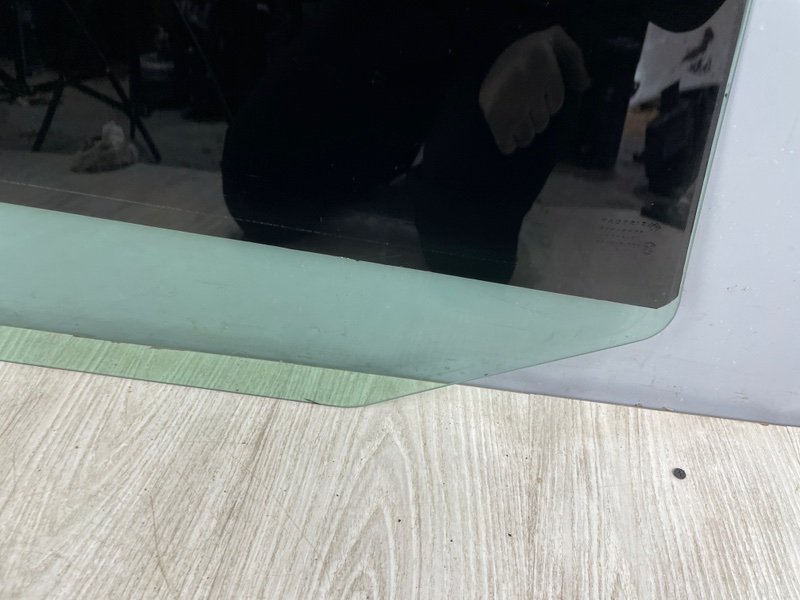 Стекло двери задней левой, 2000 рублей, Москва
