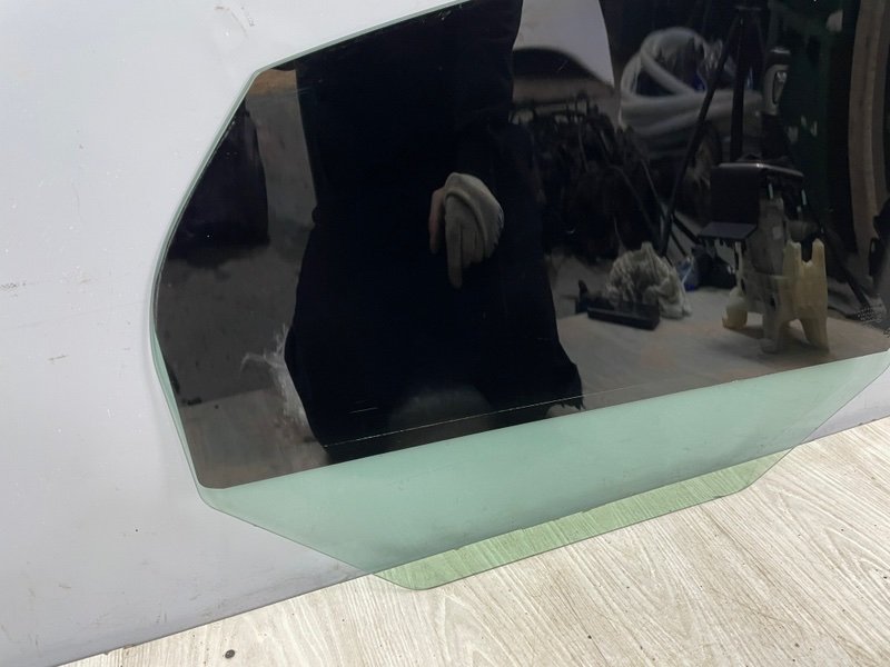 Стекло двери задней левой, 2000 рублей, Москва