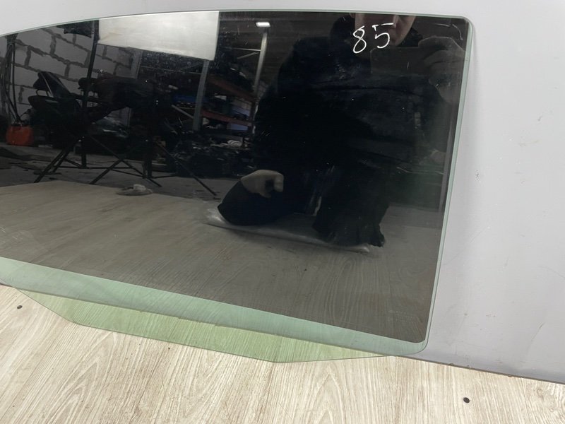 Стекло двери задней правой, 2000 рублей, Москва