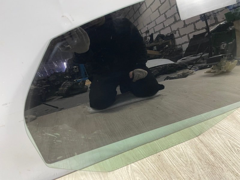 Стекло двери задней правой, 2000 рублей, Москва