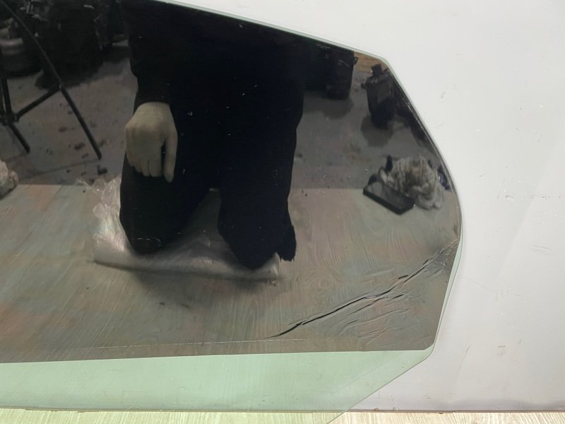 Стекло двери задней правой, 2000 рублей, Москва