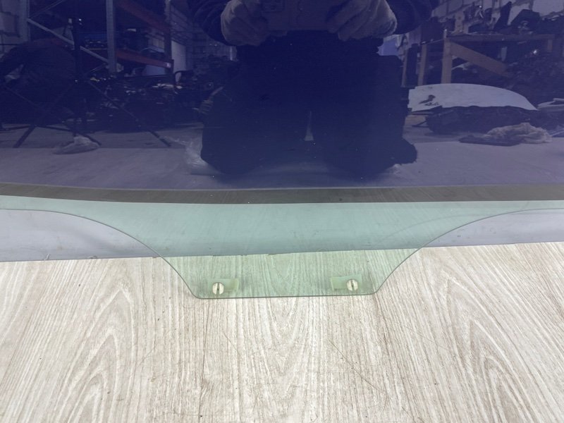 Стекло двери задней правой, 1000 рублей, Москва