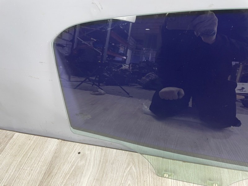 Стекло двери задней правой, 1000 рублей, Москва