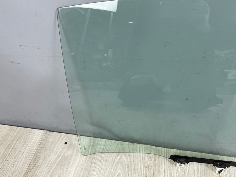 Стекло двери задней левой, 1500 рублей, Москва