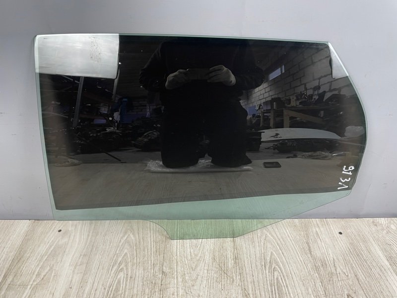 Стекло двери задней левой, 3000 рублей, Москва