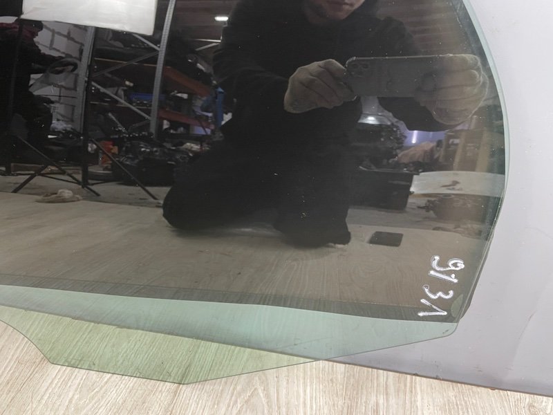 Стекло двери задней левой, 3000 рублей, Москва