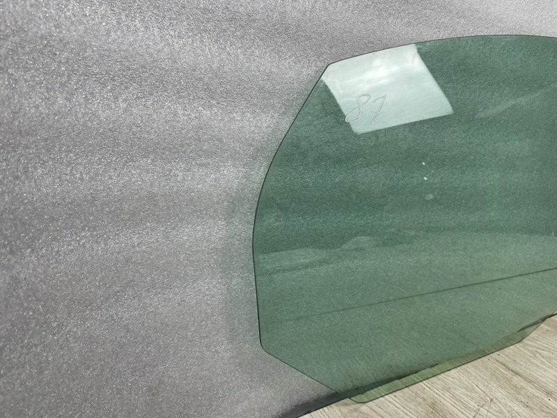 Стекло двери задней правой, 2100 рублей, Москва