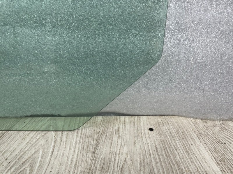 Стекло двери задней левой, 2000 рублей, Москва