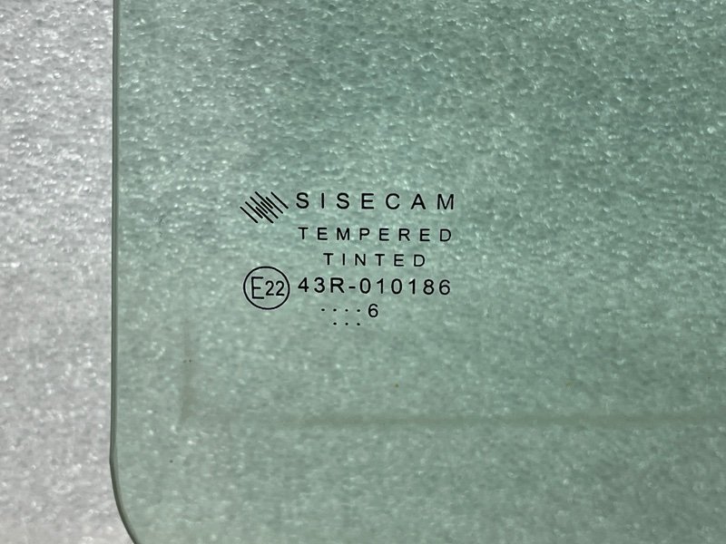 Стекло двери задней левой, 2000 рублей, Москва