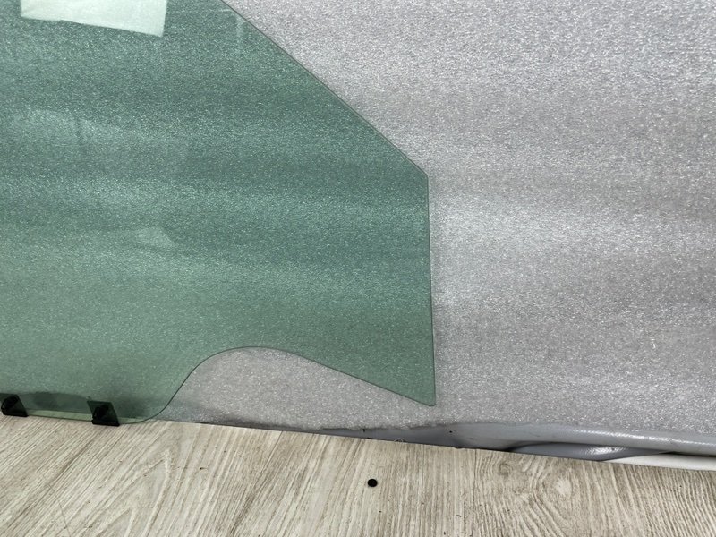 Стекло двери передней правой, 2400 рублей, Москва