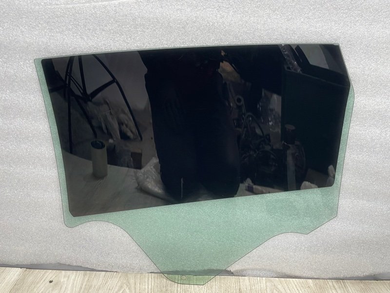 Стекло двери задней правой, 1500 рублей, Москва