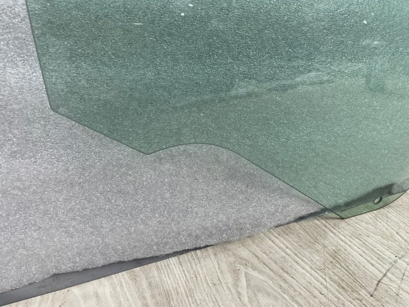 Стекло двери задней правой, 1500 рублей, Москва