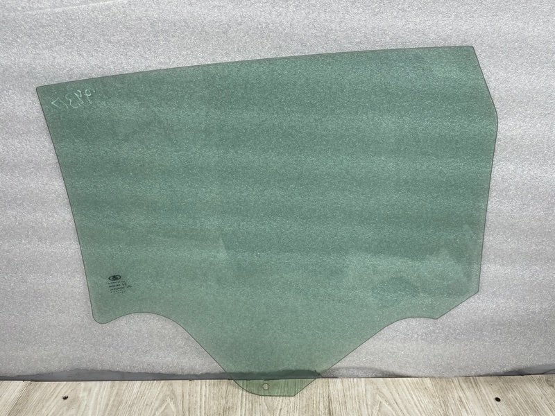 Стекло двери задней правой, 1500 рублей, Москва