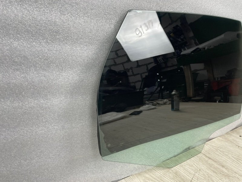 Стекло двери задней правой, 3000 рублей, Москва