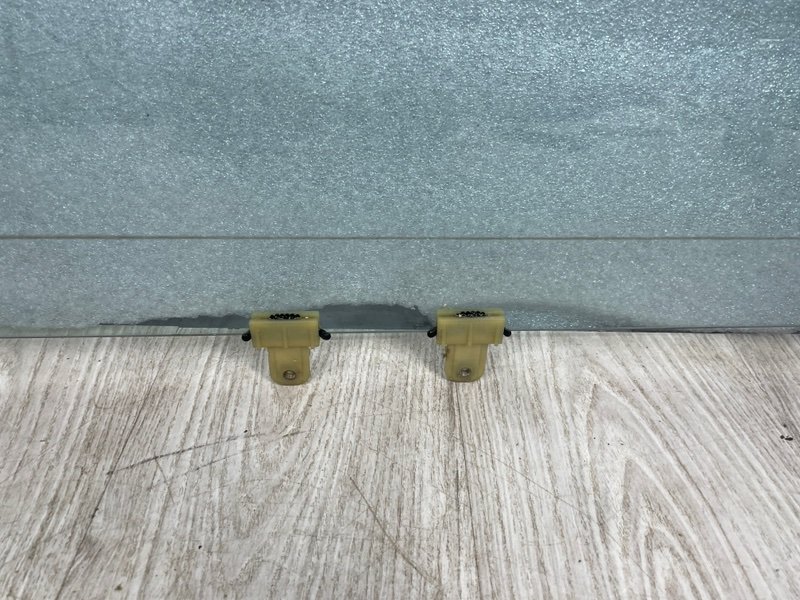 Стекло двери передней правой, Москва