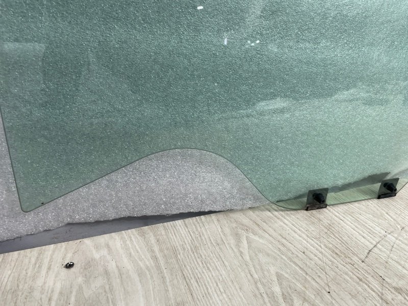 Стекло двери передней левой, 2500 рублей, Москва