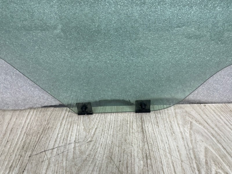 Стекло двери передней правой, 2500 рублей, Москва