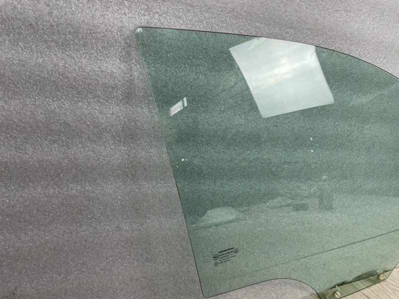 Стекло двери передней правой, Москва