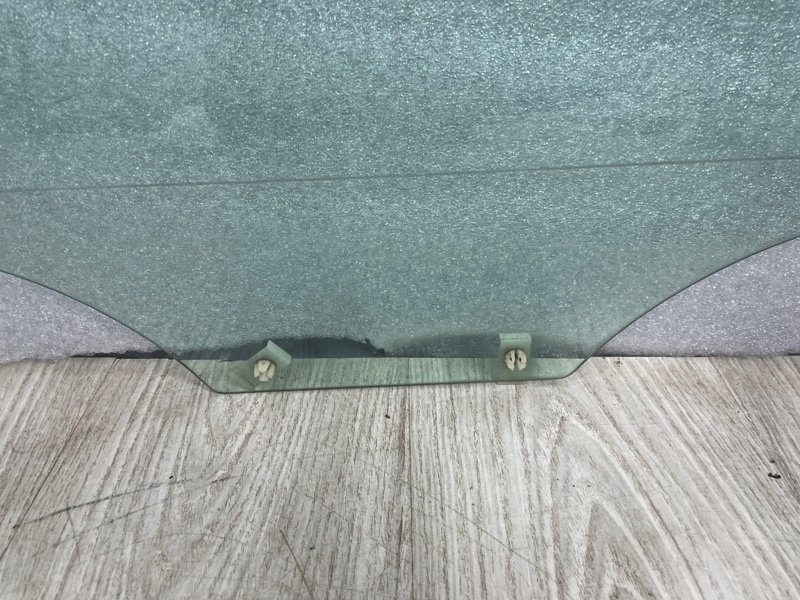 Стекло двери передней правой, Москва