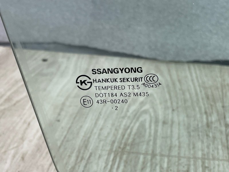 Стекло двери передней правой, Москва