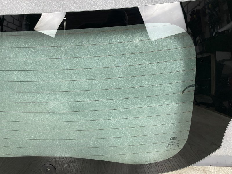 Стекло двери багажника, Москва