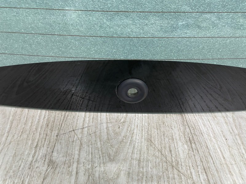 Стекло двери багажника, Москва