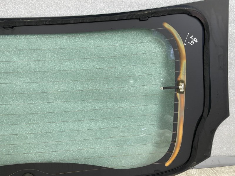 Стекло двери багажника, Москва