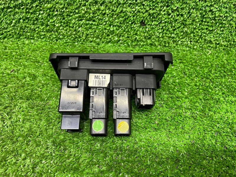 Кнопка корректора фар, 500 рублей, Москва