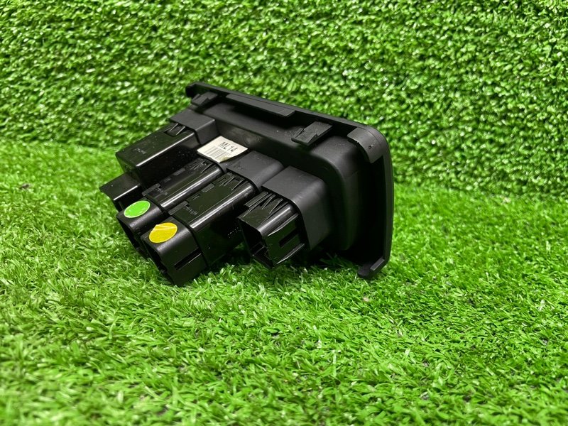 Кнопка корректора фар, 500 рублей, Москва