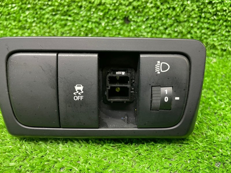 Кнопка корректора фар, 500 рублей, Москва