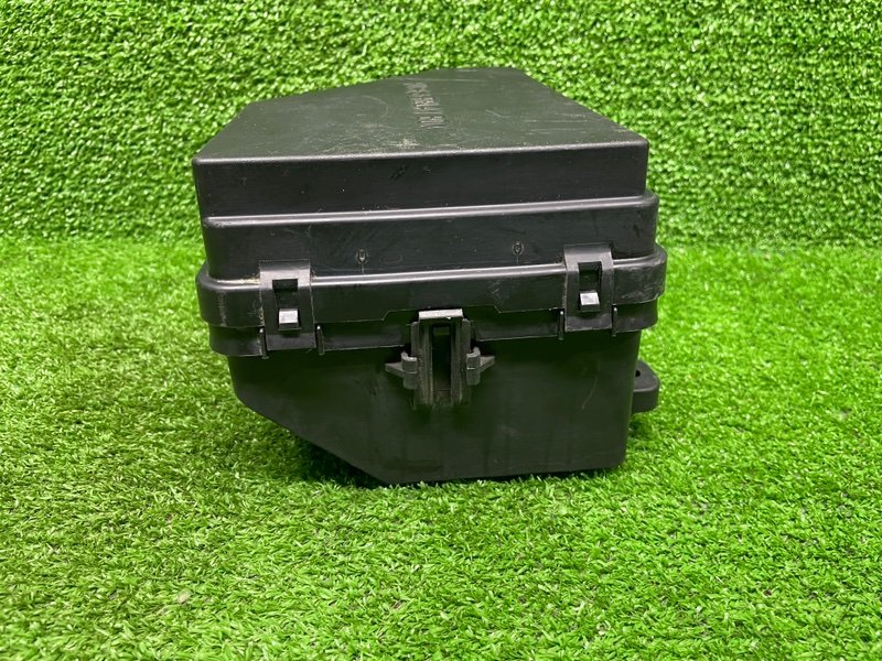 Корпус блока предохранителей, 2000 рублей, Москва