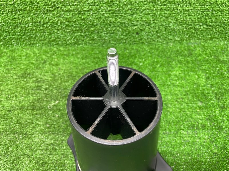 Болт крепления запасного колеса, 1000 рублей, Москва