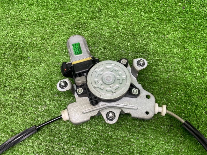 Стеклоподъемник задний, 1000 рублей, Москва