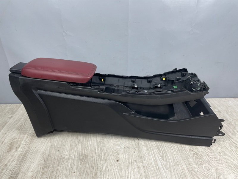 Подлокотник, Москва