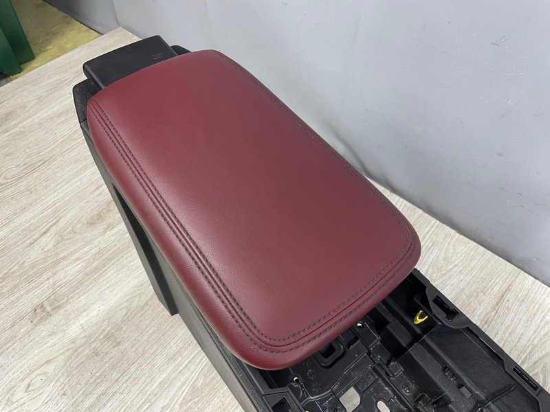 Подлокотник, Москва