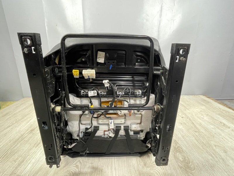 Сиденье переднее правое, Москва