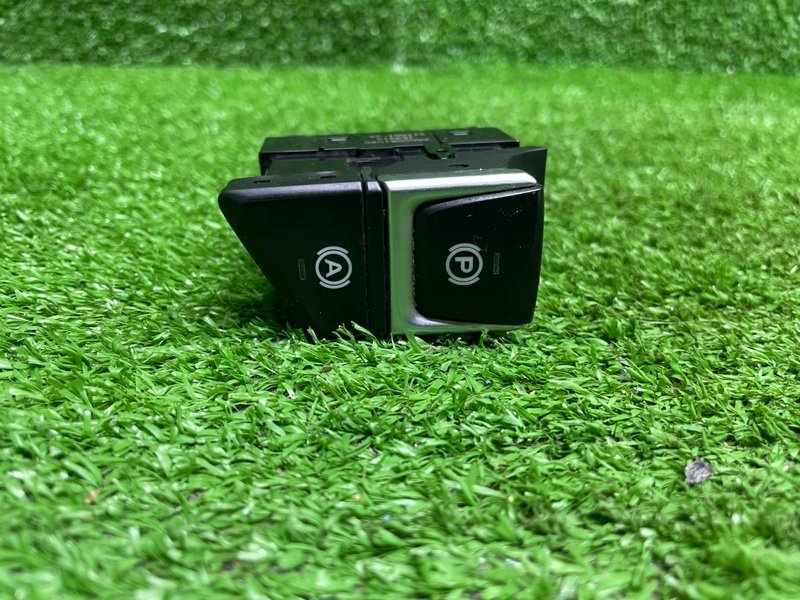 Кнопка стояночного тормоза, 1000 рублей, Москва