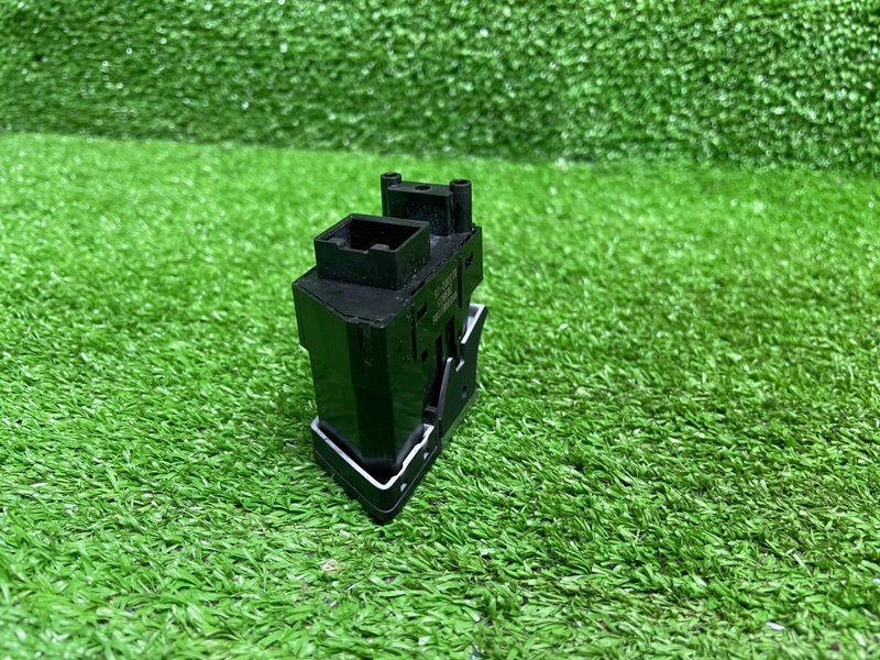 Кнопка стояночного тормоза, 1000 рублей, Москва