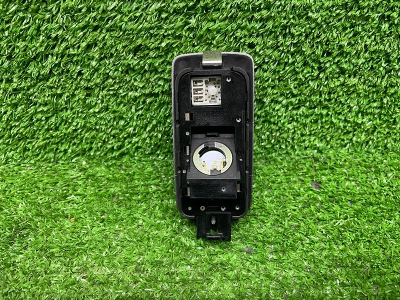 Плафон салонный, 1000 рублей, Москва