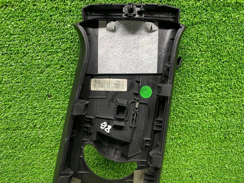 Обшивка стойки, Москва