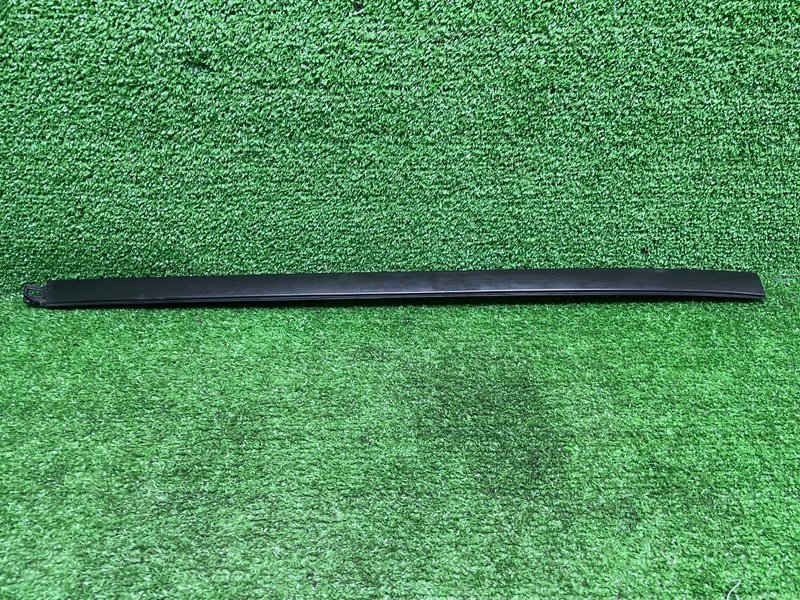 Молдинг лобового стекла, 2000 рублей, Москва