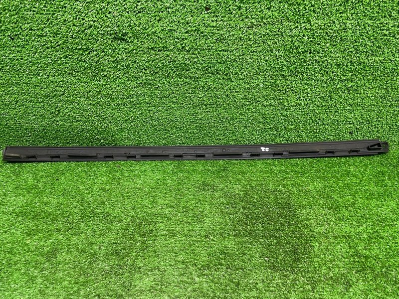 Молдинг лобового стекла, 2000 рублей, Москва