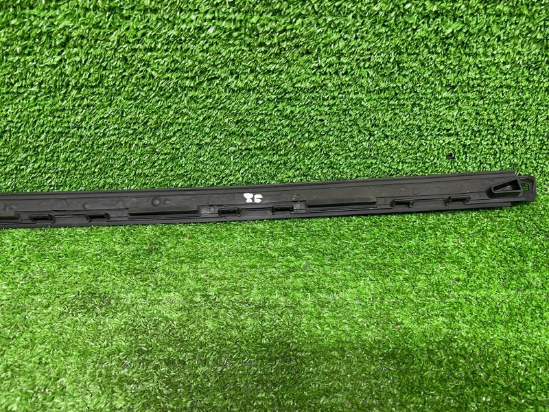 Молдинг лобового стекла, 2000 рублей, Москва